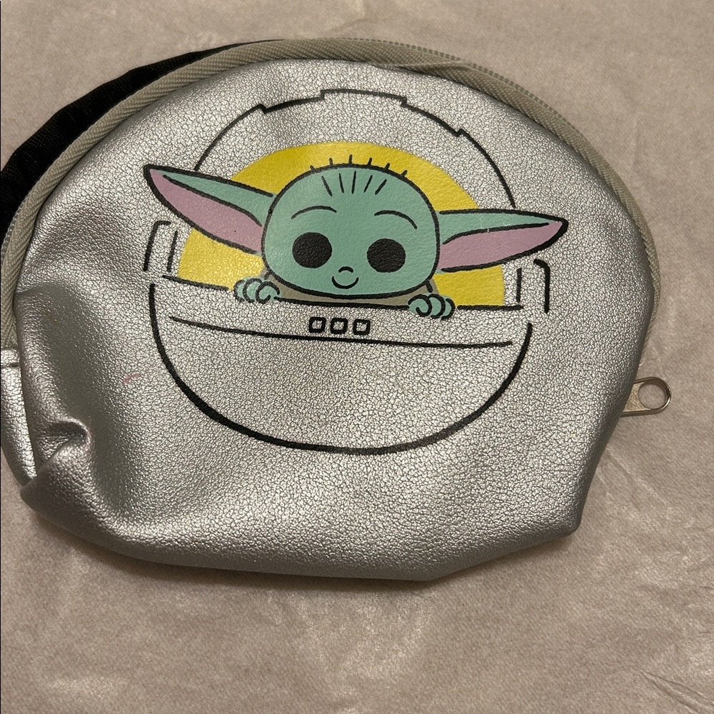 Star Wars Silver Kids Bag with Baby Yoda Design